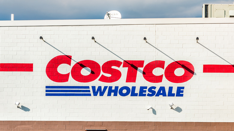 Essential Tips for Buying a TV at Costco: Membership, Pricing, and Policies